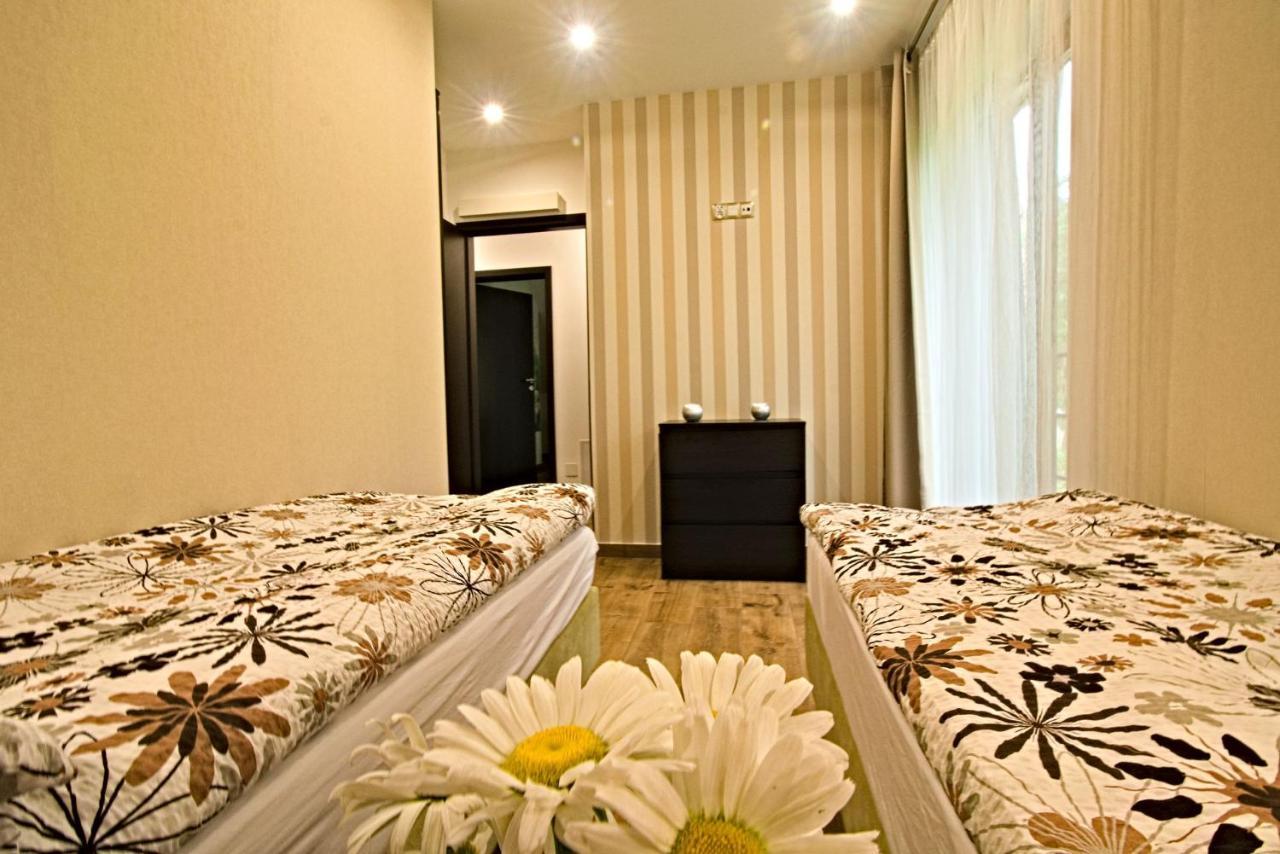 Daisy - Sunny Flowers Apartments Лукенцин Экстерьер фото