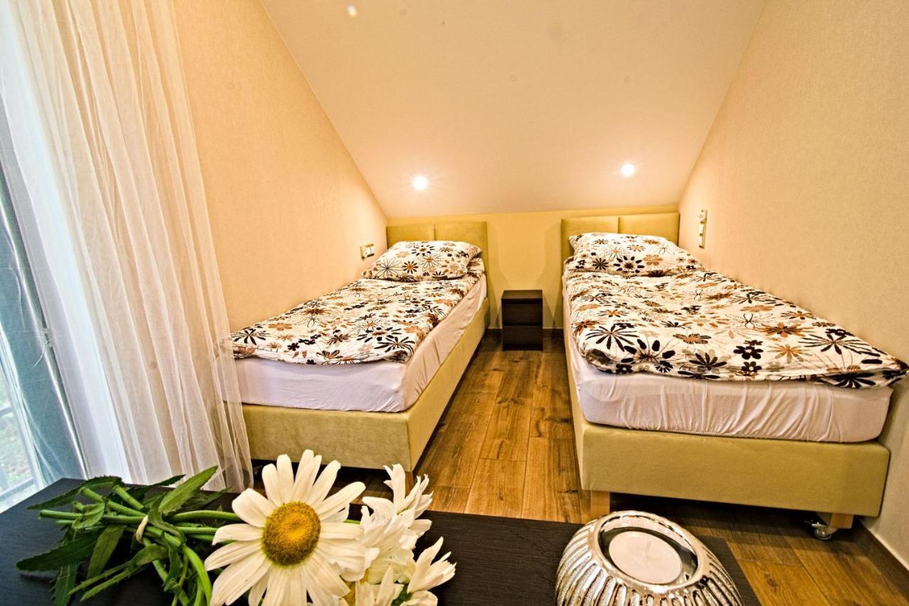 Daisy - Sunny Flowers Apartments Лукенцин Экстерьер фото